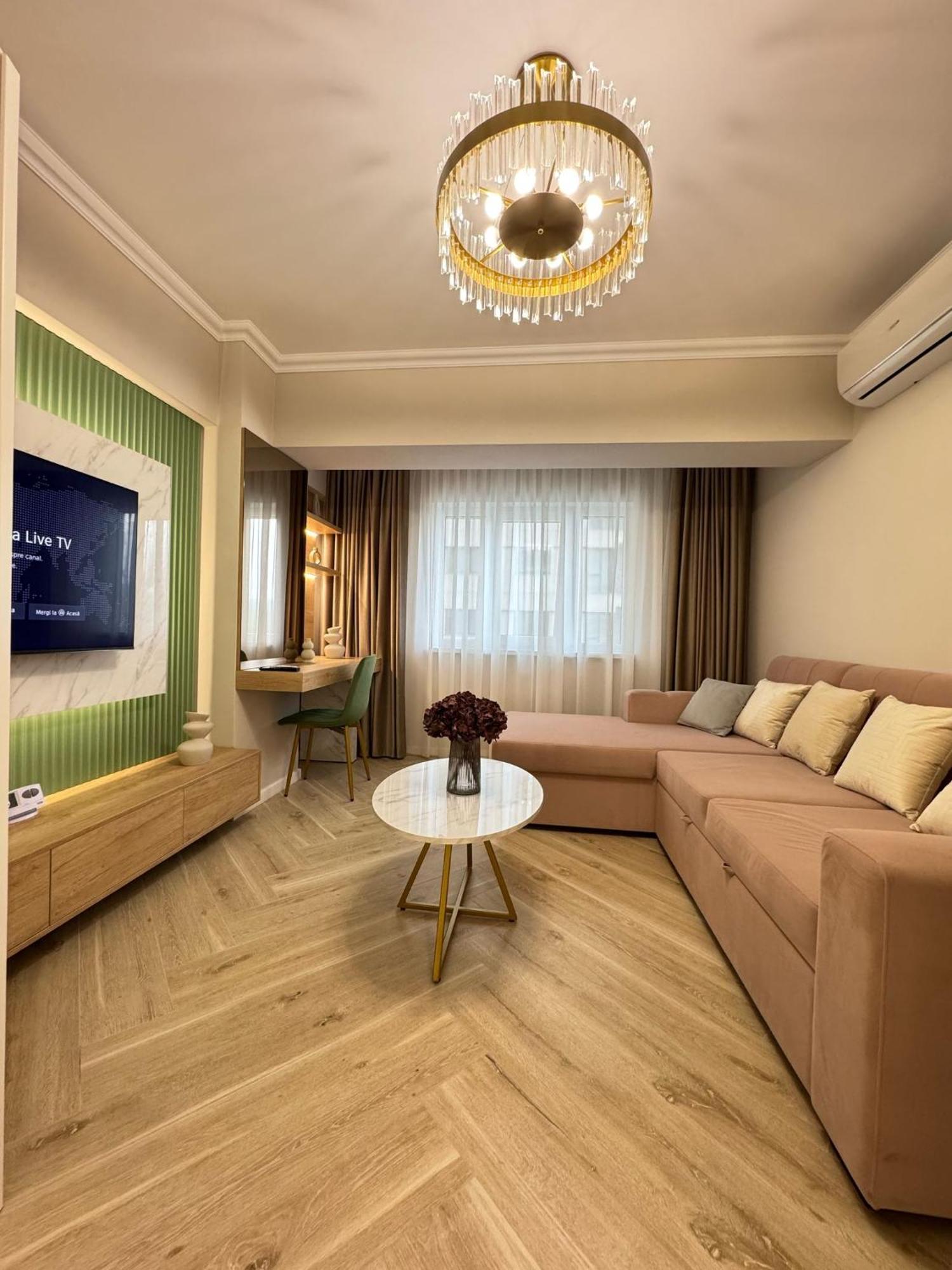 Modern & Glam Evergreen Towers Parking Free Appartamento *