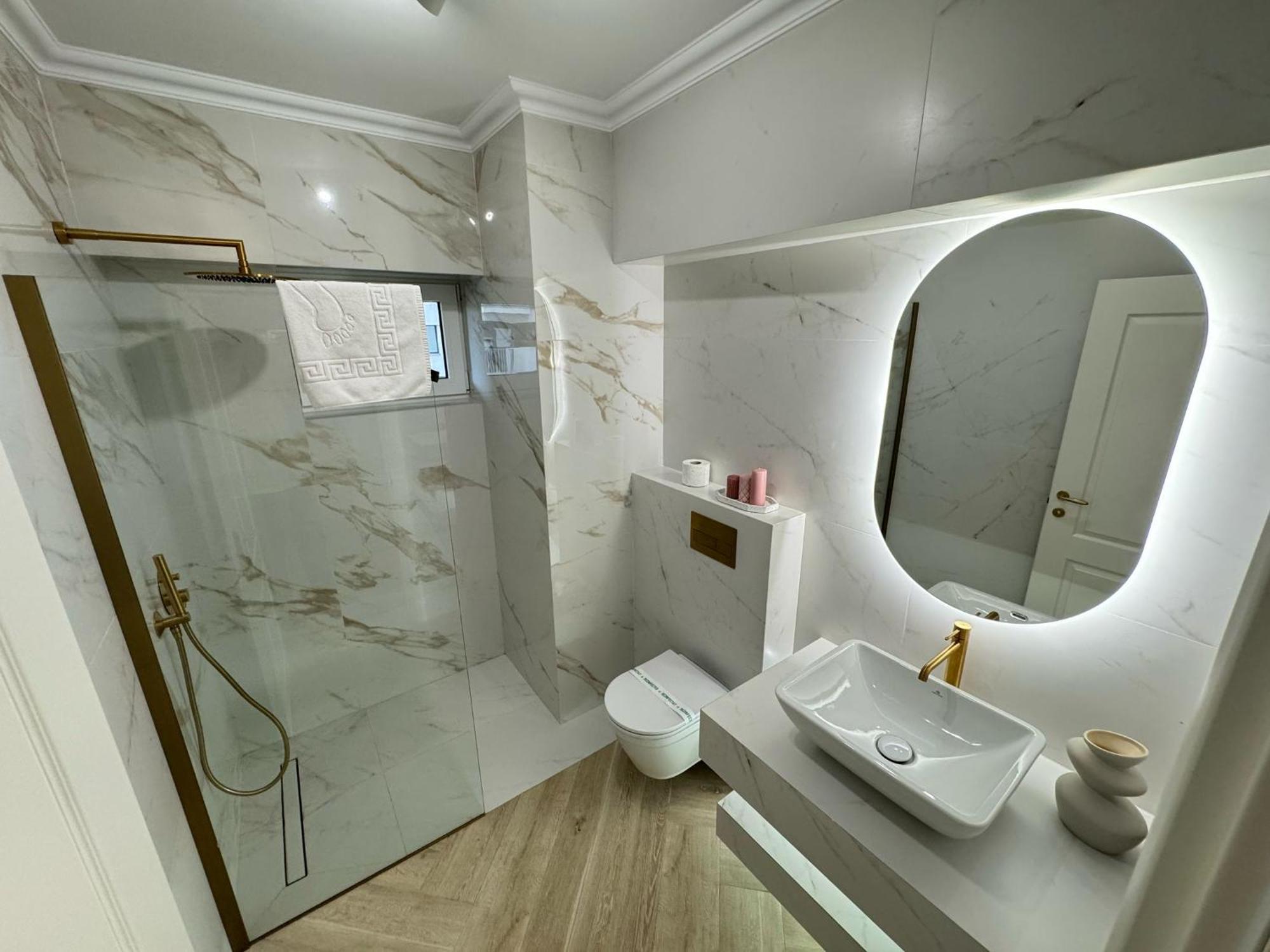 Appartamento Modern & Glam Evergreen Towers Parking Free *
