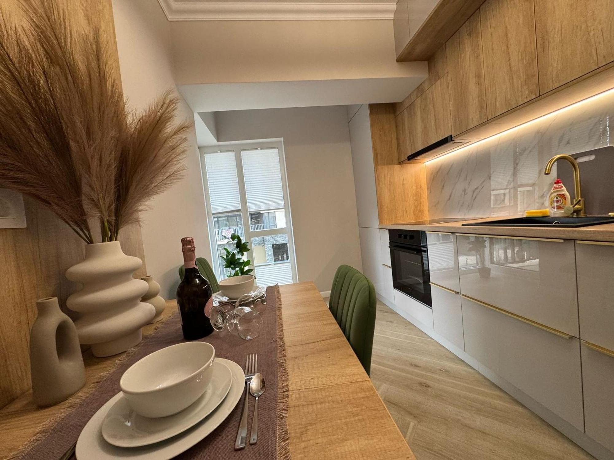 Appartamento Modern & Glam Evergreen Towers Parking Free