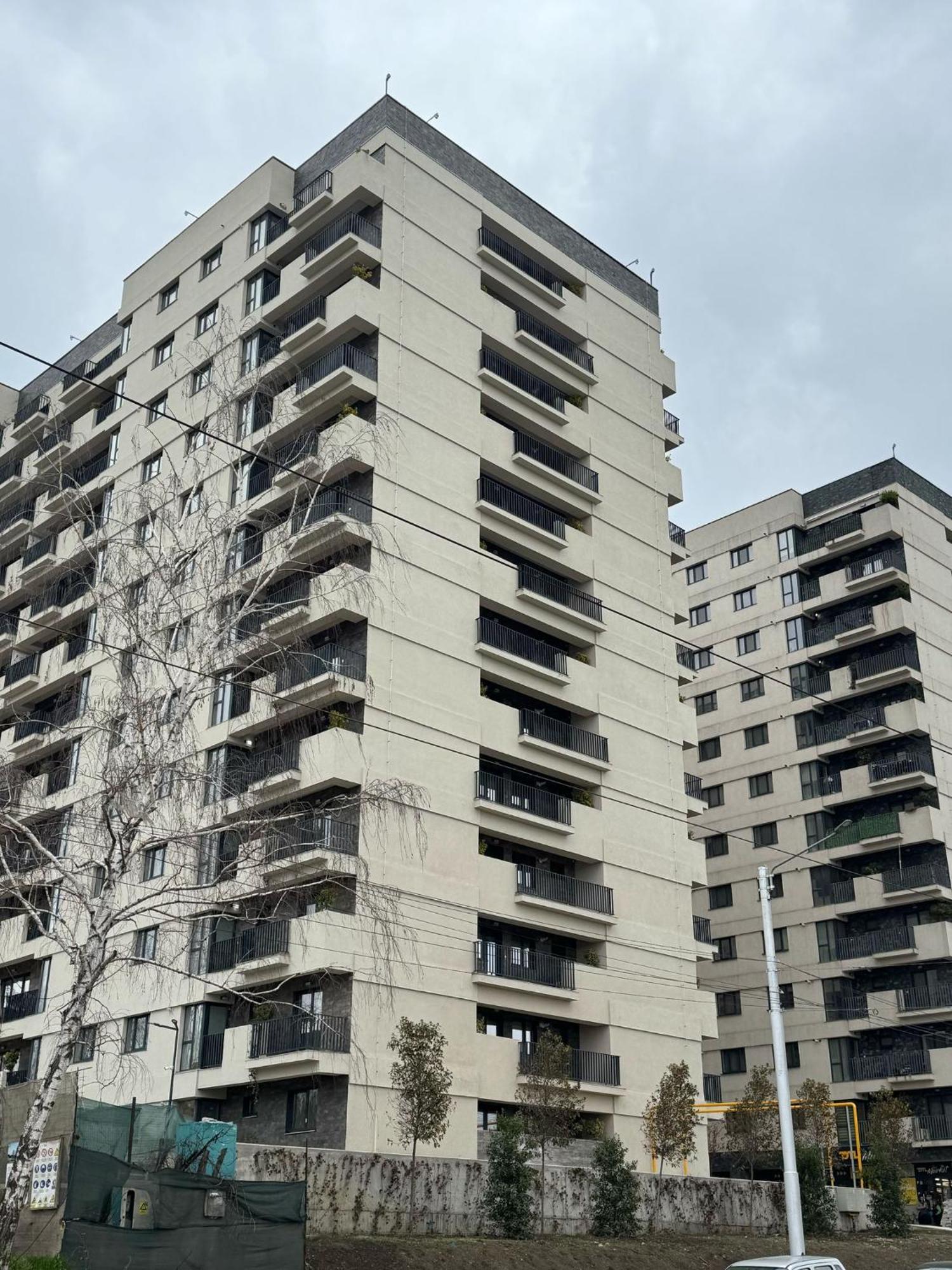 Modern & Glam Evergreen Towers Parking Free