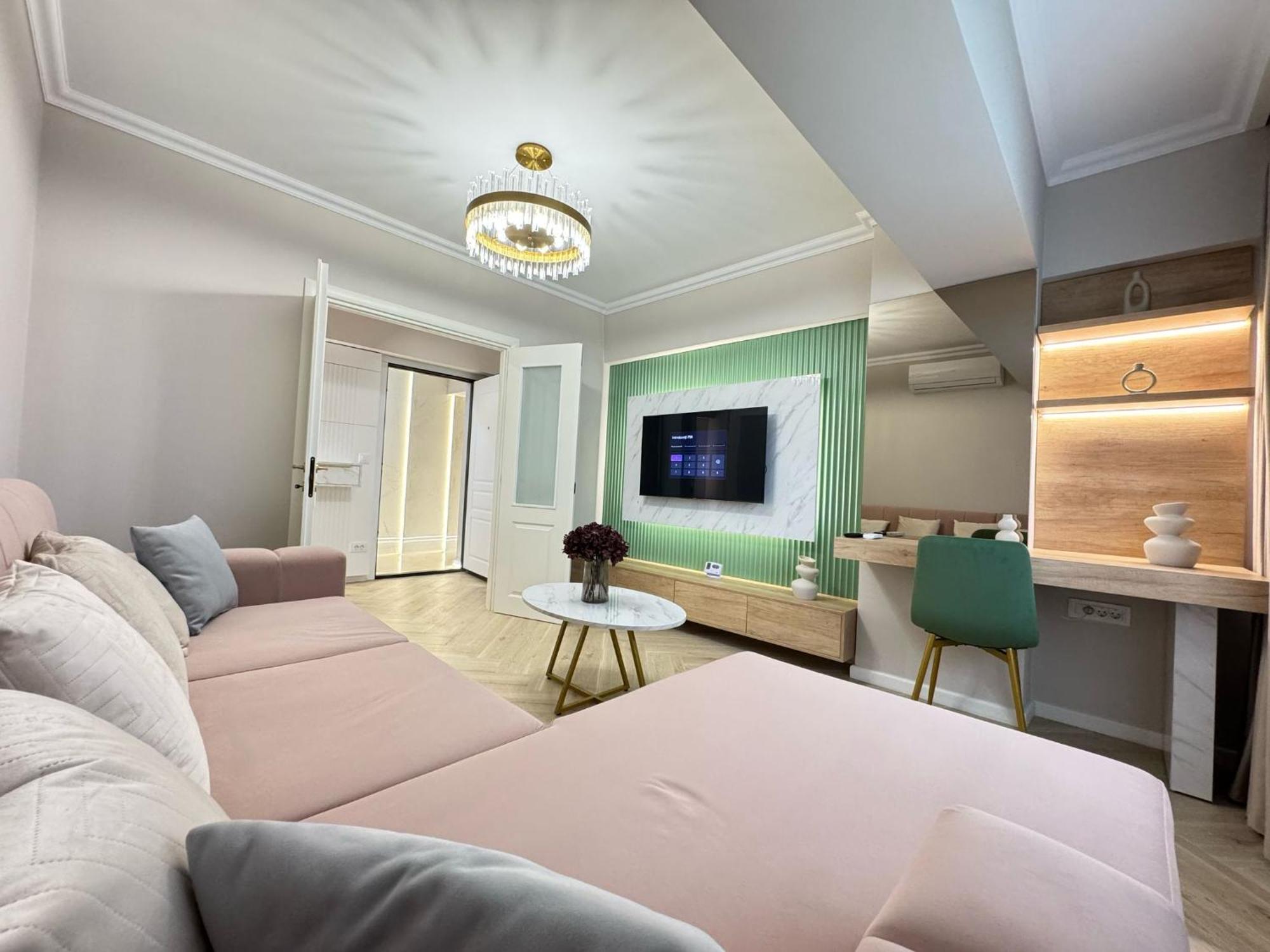 Modern & Glam Evergreen Towers Parking Free *