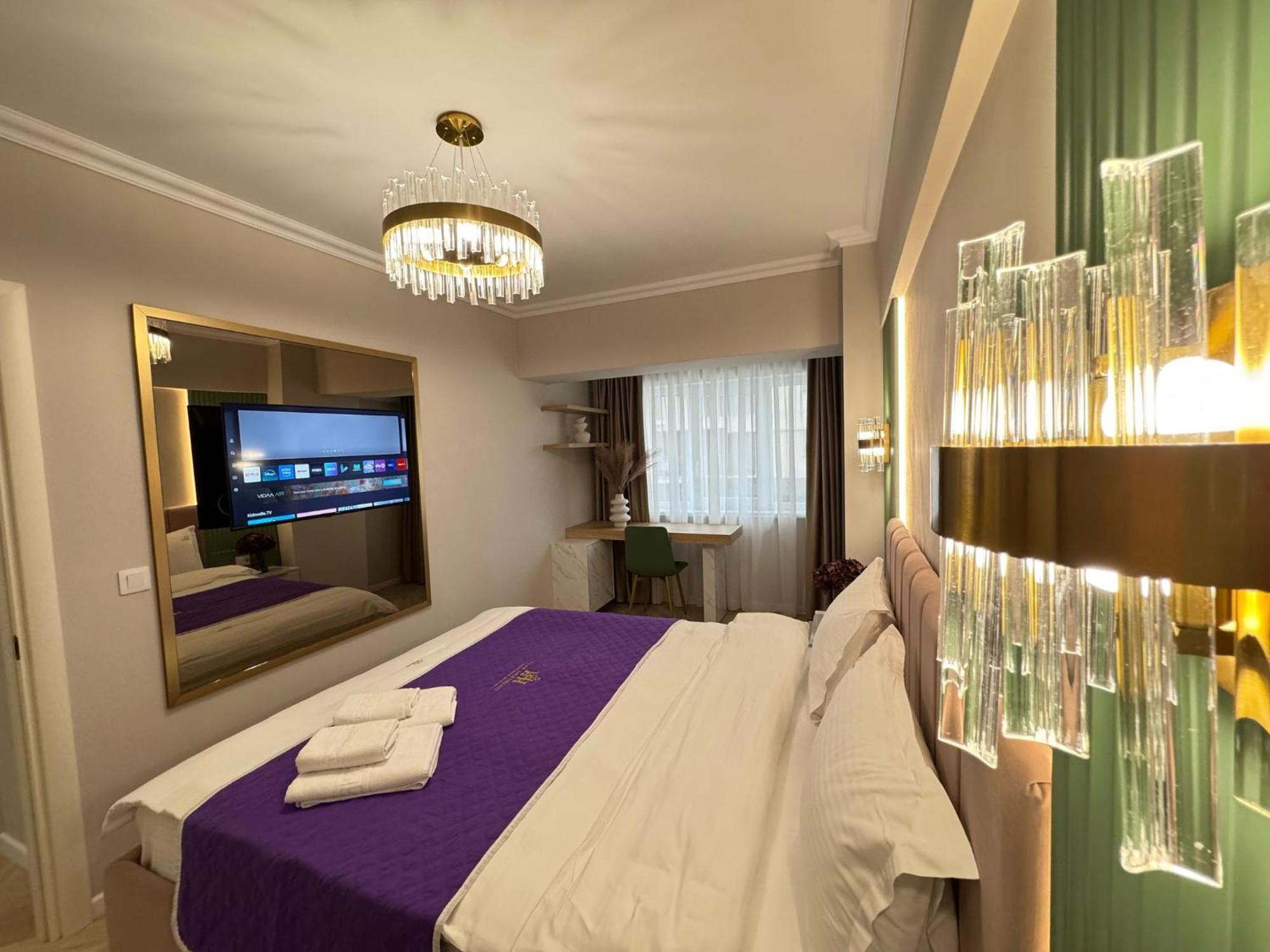 Modern & Glam Evergreen Towers Parking Free * Iasi