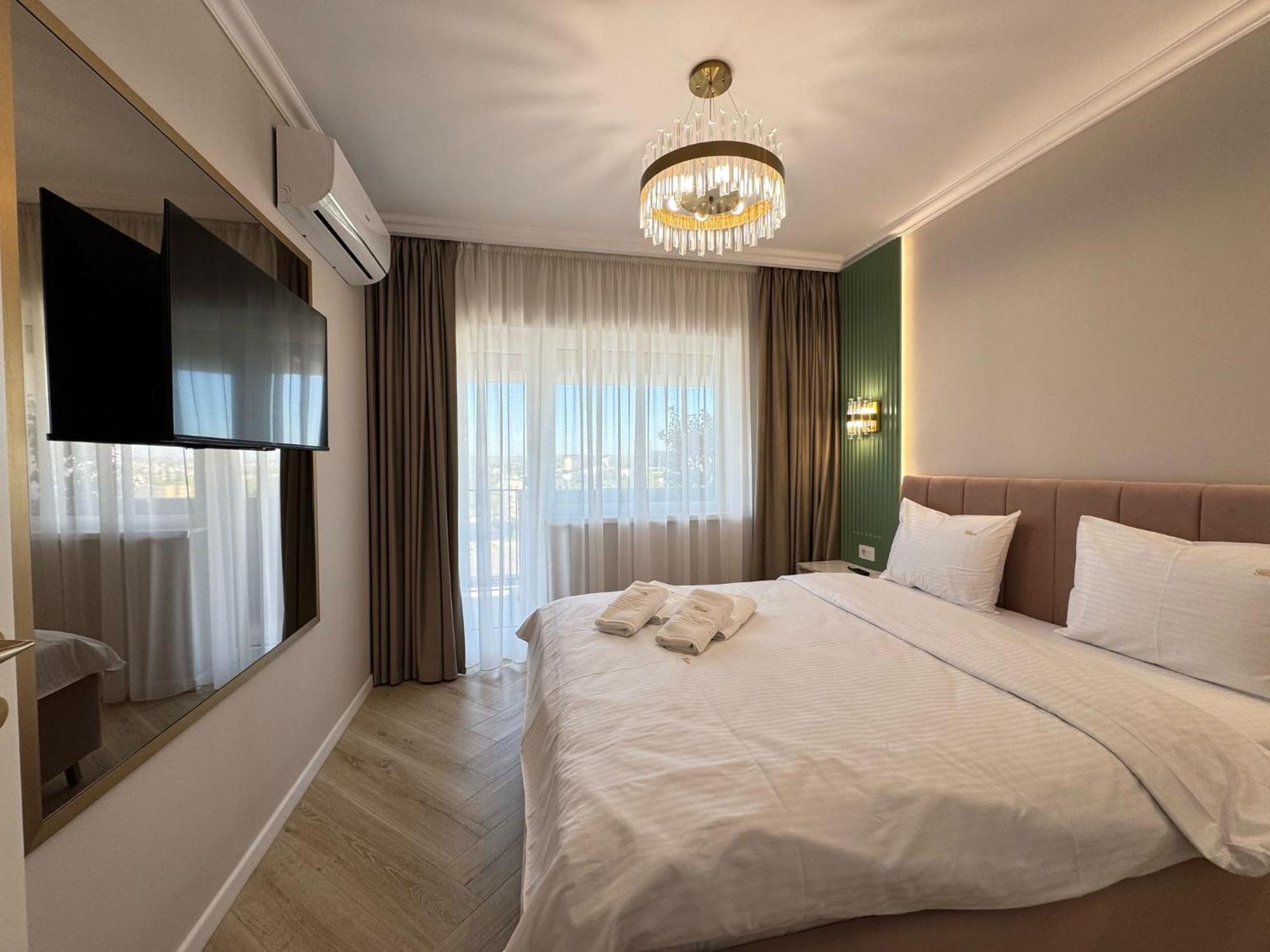 Modern & Glam Evergreen Towers Parking Free * Iasi